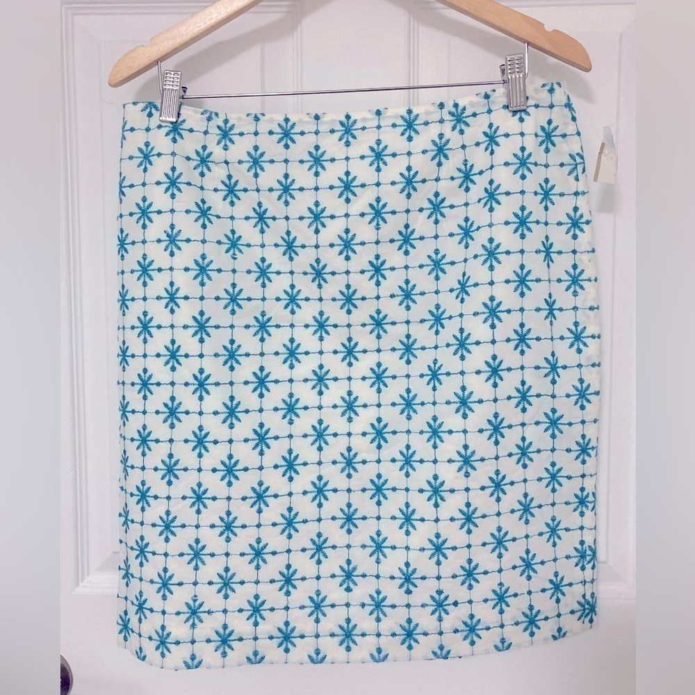 JONES & CO FLORAL EMBROIDERED LINED SKIRT - Size 12P